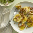 In this delicious recipe we turn convenient packaged raviolis into a Mediterranean masterpiece with this Italian blend of low-sodium broth, vegetables, lean pork tenderloin with a touch of grated Parmesan. Inflammation-fighting fennel and iron-rich mushrooms provide plenty of phytonutrients and...